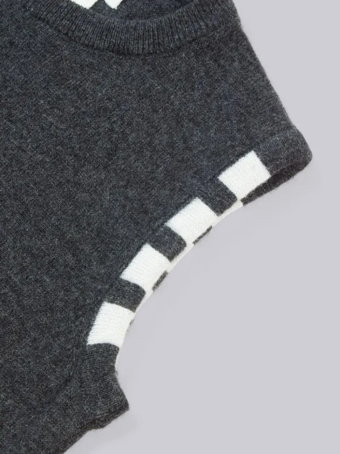 Cashmere Sleeveless Crewneck 4bar Pullover Vest Dark Grey GirlsBoys Thom Browne Knitwear Cashmere Sleeveless Crewneck 4bar Pullover Vest Dark Grey GirlsBoys Thom Browne Knitwear